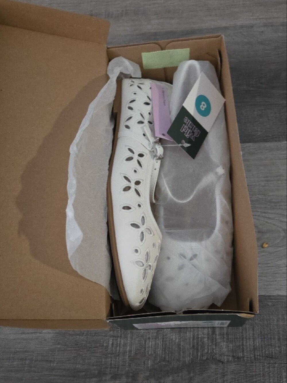 White Floral Cutout Elsa Mary Jane Flats, Size 8, New In Box - Picture 9 of 10